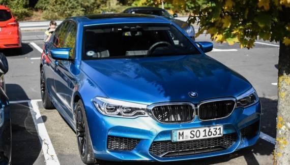 F90 M5的这款全新蓝色涂装，回头率100%！