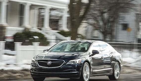 德系太贵、日系老爸不让买！这车25万，比3系还舒服