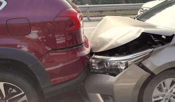 卡罗拉追尾比亚迪唐 这结果你怎么看