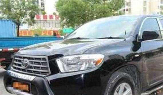 这辆汉兰达，只花10万到手，之后发现意外收获