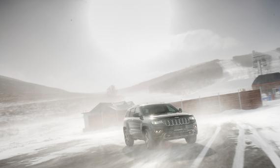 雪地“探戈”·大切诺基