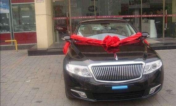 小伙提红旗H7，交车仪式隆重！