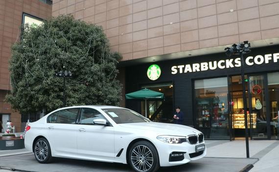 萧山骏宝行携全新BMW 5系亮相萧山恒隆广场10周年店庆