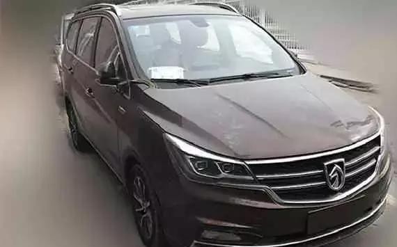 轴距2.7米，空间大！宝骏730混动版表态，搭载1.5T竞争长安凌轩