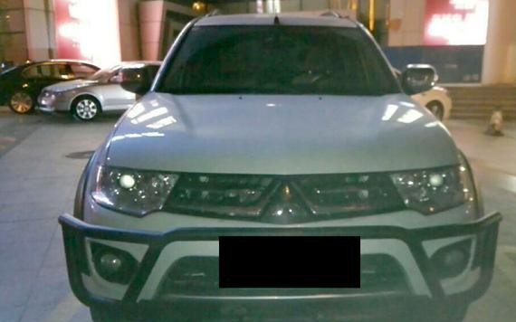 13款三菱帕杰罗2w公里被追尾过，大梁发动机完好，18.6w可入手？