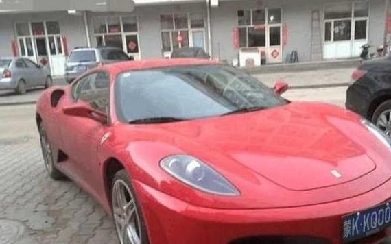 这才是中国的迪拜，差不多人手一辆豪车！迈巴赫都是买菜车