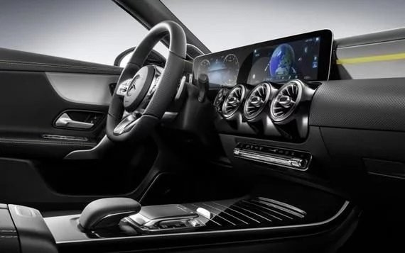 套娃得人心，战术鼻祖的奔驰这次玩了个更大的。