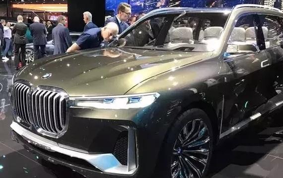 宝马X7量产版明年3月亮相 虚拟驾舱 科技感十足