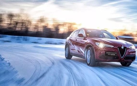 我穿着秋裤，在东北玩漂移