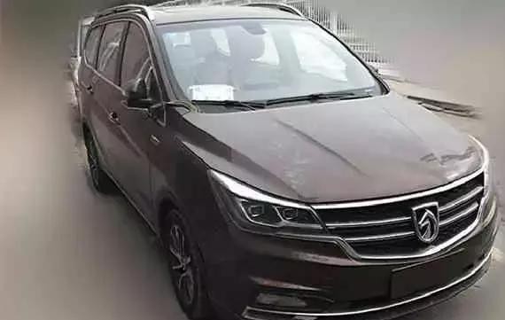 轴距2.7米，空间大！宝骏730混动版亮相，搭载1.5T竞争长安凌轩