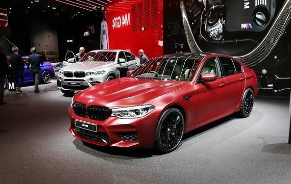 D级车的价格买高性能的C级运动车型，亲们可愿意？