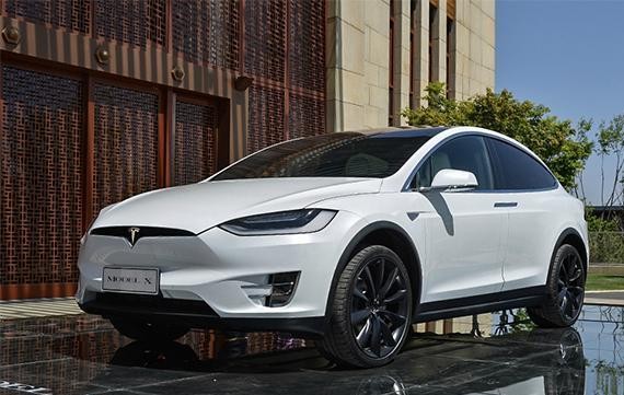 早期版本的特斯拉MODEL X面临质量问题？