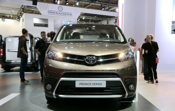 丰田最便宜MPV来了，轴距3米2，10万配6速2.0L，这下宝骏730哭了