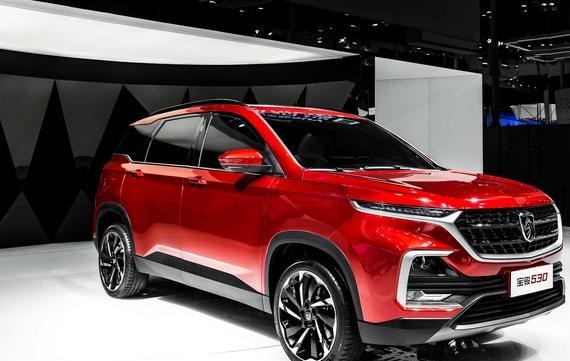 上汽通用宝骏530紧凑型SUV，小眼睛公然更酷