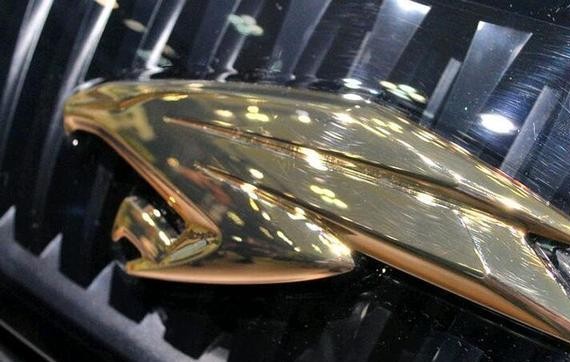 丰田终于睡醒了，全新SUV带四驱仅20万，光车标就比汉兰达上档次！