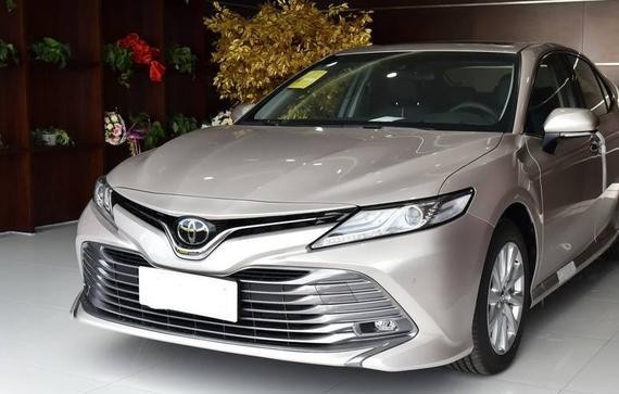 雅阁颜值不够，迈腾配置太低，这台B级车21万标配主动刹车