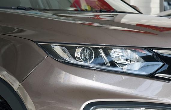 油价又涨了，这SUV年销超15万辆，颜值高动力强劲，省油又好开