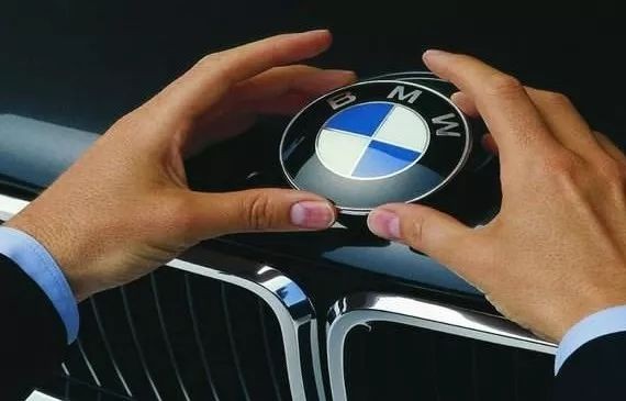 宝马涨幅落后奔驰 刘智屡责变推责？