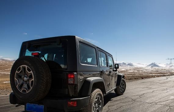 越野这么酷的车非牧马人不可了