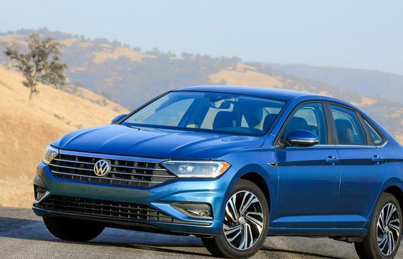 植入奥迪元素，新速腾变革中的“豪门嫡系”