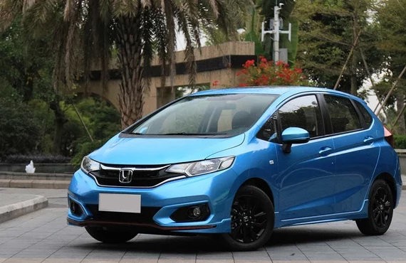 新款本田飞度今日上市，新增两款潮跑车型，这次要秒杀POLO？