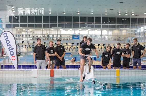 视频｜电动水翼自行车即将上市 让你各种水域如履平地