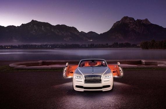 高傲的气质，彰显奢华的外表，这就是6.6T的劳斯莱斯曜影