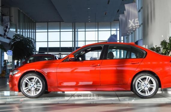 江湖买车帮：当17款宝马320Li遇上奔驰C200L，你会选择谁？