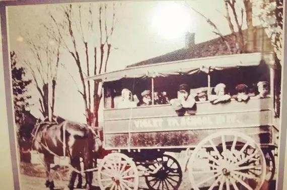 小黄车又搞新花样？不是！这次是大黄车！让我们来一探究竟！