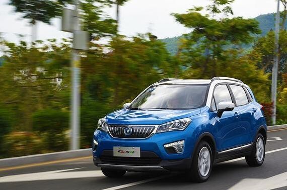 性价比超高的新能源SUV，好开又便宜，续航达300公里，高于比亚迪