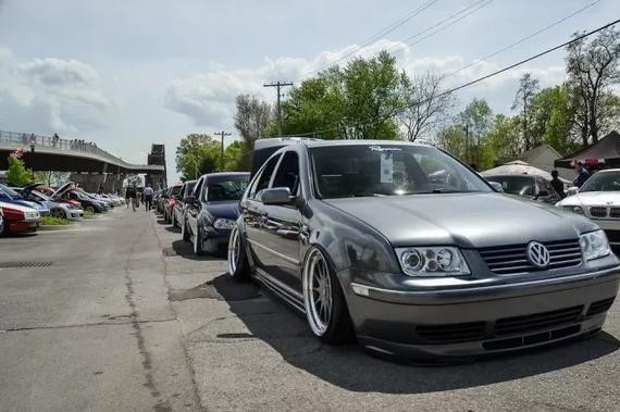 车老但玩车的人心不老，20年的老宝来翻新后迎来第二春！