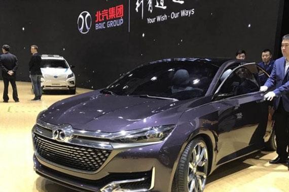 北汽终于听劝了！接受网友建议造出最美D70，只要换标，此车必火