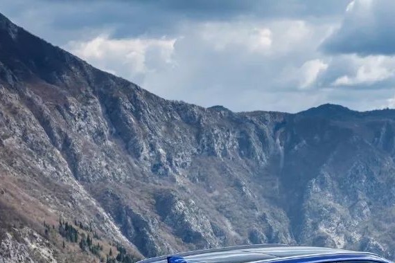 F-PACE光有颜值还不够，捷豹准备为其带来性能更强的SVR版本