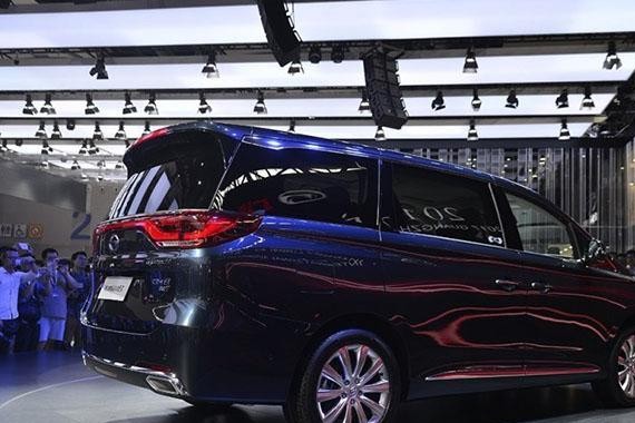 车长5米1，标配大7座、电动侧滑门，头等舱座椅，18万买它理不亏