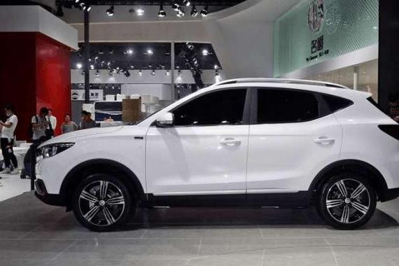 7万起的小奔驰，上市三天销量4000台，全系标配ESP+全景天窗