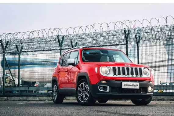 12万就能买一台回头率高、性能好的Jeep，还要什么日系？！
