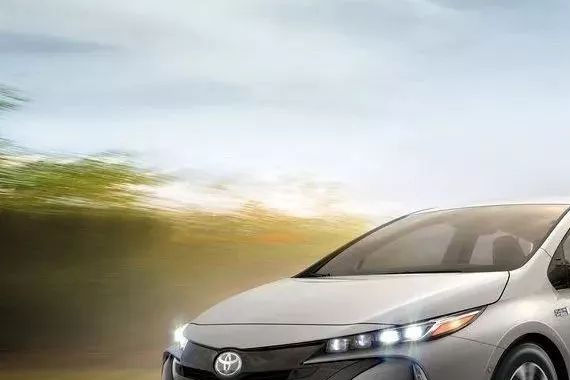 省油、省心、起步快，但比同配置车型贵2万，我买这辆车到底亏不亏？