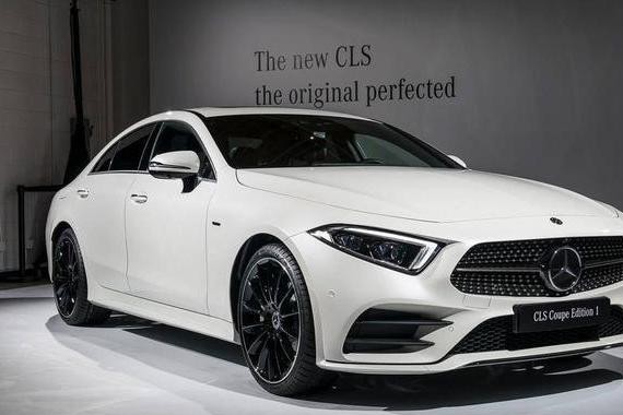 ​奔驰CLS亮相，网友：奔驰你要是这么玩，那就真没法跟奥迪比了