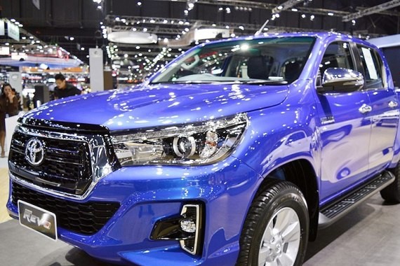 采用新前脸 新款丰田Hilux实车首发