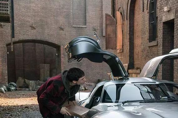 蝙蝠侠在这台奔驰AMG里说出了我们所有人的梦想