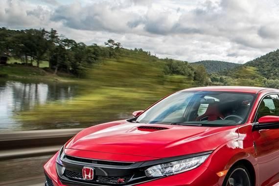 本田大法好，思域Type R vs 福克斯RS的世界第一钢炮之争