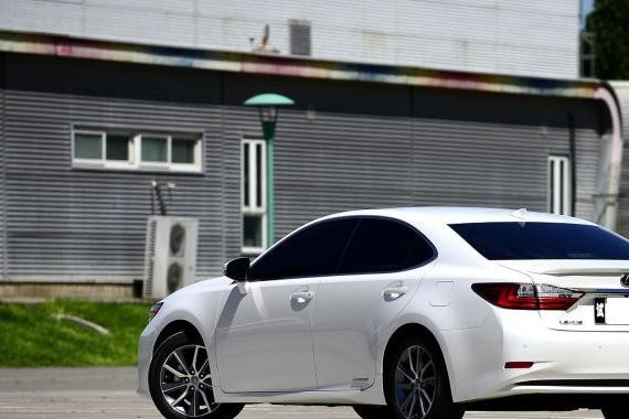 和A6同级只卖A4的价，油钱一公里才3毛保养还免费