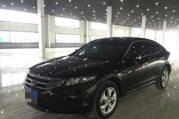 外形有点宝马X6的意思，销量连续吃鸭蛋！降4万却无人问率？