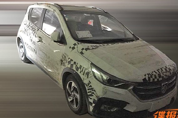 新款宝骏310实车谍照曝光 外观造型调整