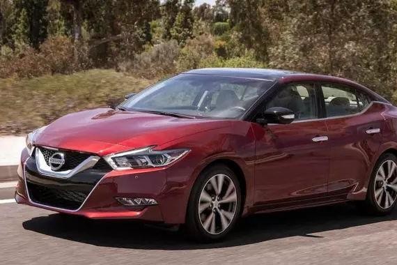 曾经霸主即将换代，这下凯美瑞有点慌！