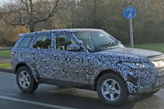 2018年底亮相 曝路虎全新卫士早期谍照