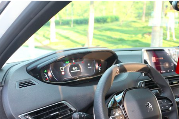 这车回头率比大众途观L高得多！朋友竟说买车是用屁股思考的