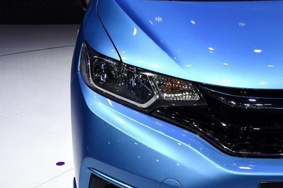 即将上市，外观时尚动感，经济省油实用，大众POLO强劲对手