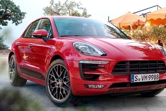 开千万豪车，娶富二代女友，他简直是人生赢家