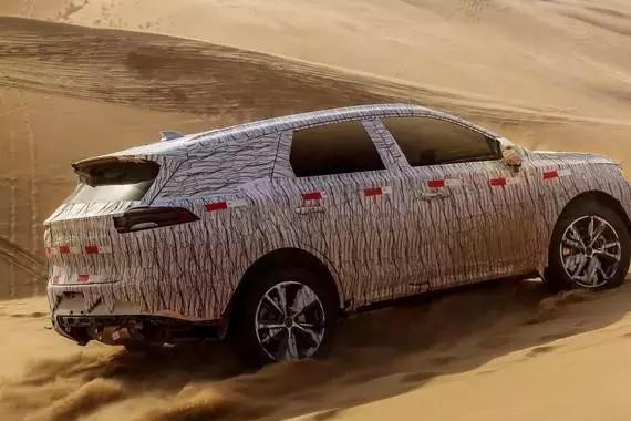 迪粉沸腾了！全新SUV为龙脸设计，大七座空间既有颜值又能攉沙